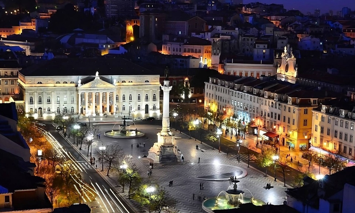 Sao Sebastiao da Pedreira Apartment | Your Home Away From Home! Fully- equipped Kitchen, City View, Central Location!