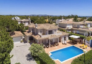 4 bbedroom Villa with Private Pool (heatable) in Varandas do Lago in Almancil