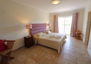 4 bbedroom Villa with Private Pool (heatable) in Varandas do Lago in Almancil
