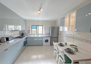 4 Bedrooms with Private Heated Pool, WiFi, A/C, Walking distance to amenities