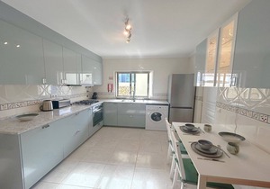 4 Bedrooms with Private Heated Pool, WiFi, A/C, Walking distance to amenities