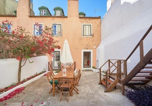 Amazing Terrace and Riverview in Historical Lisbon