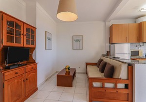 Apt. Estrela 304 – beachfront, sea view, pool, A/C, and Wi-Fi