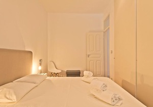 BmyGuest - Campo Pequeno Terrace Apartment