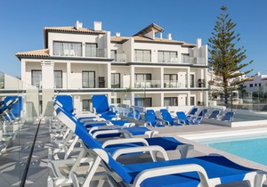 Correeira Luxury Residence T2 F - Albufeira, Pools, Wifi, Bbq, Beach in Albufeira