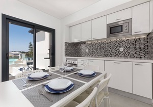Correeira Luxury Residence T2 E - Albufeira, Pools, Wifi, Bbq, Beach in Albufeira