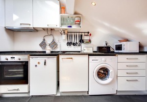 Cosy and bright studio apartment for 4 in Beato in Lisbon