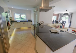 Fabulous 4 Bed Villa on Clube Albufeira with Private Heated Pool, WIFI, and AC. in Albufeira