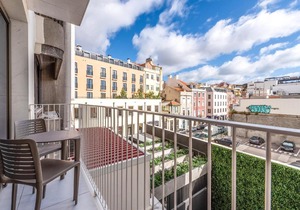 GuestReady - Midcentury Studio with Balcony in Santos 201 in Lisboa