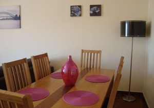 Luxury 2 Bed Apartment close to beach plus A/C & Free WIFI