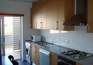 Modern apartment with pool, large private terrace, 3 minute walk to beach