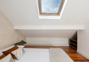 Modern Spacious Mezzanine Apartment with Balcony in Lisbon in Lisbon