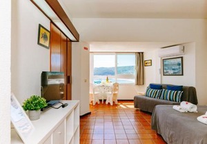 Rent4rest - Sesimbra Ocean View Studio