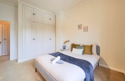 Lumiar Other | 100 m² Shared room ∙ 1 bedroom ∙ 1 guest