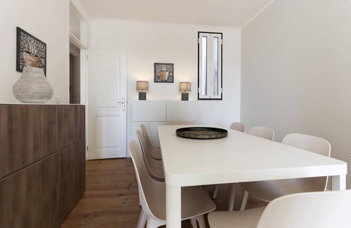 Lisbon Old Town Apartment | 180 m² Apartment ∙ 4 bedrooms ∙ 8 guests