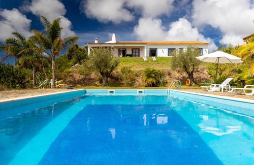 Zambujeira do Mar Villa | 182 m² Villa ∙ 6 bedrooms ∙ 13 guests