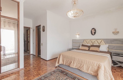 Odivelas Resort | 200 m² Private room ∙ 1 bedroom ∙ 2 guests