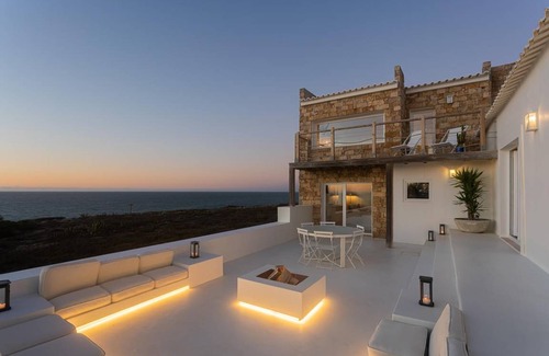 Azenhas do Mar Villa | 200 m² Villa ∙ 4 bedrooms ∙ 9 guests