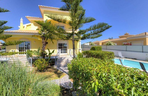 Parchal House | 250 m² House ∙ 6 bedrooms ∙ 12 guests