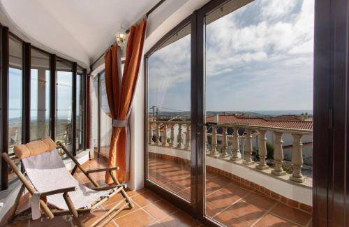 Lourinha House | 300 m² Farmhouse ∙ 6 bedrooms ∙ 16 guests