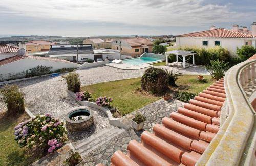 Lourinha House | 300 m² Farmhouse ∙ 6 bedrooms ∙ 16 guests