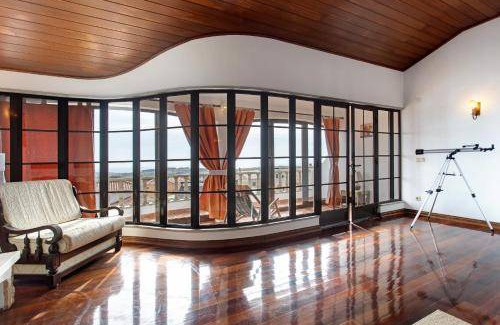 Lourinha House | 300 m² Farmhouse ∙ 6 bedrooms ∙ 16 guests