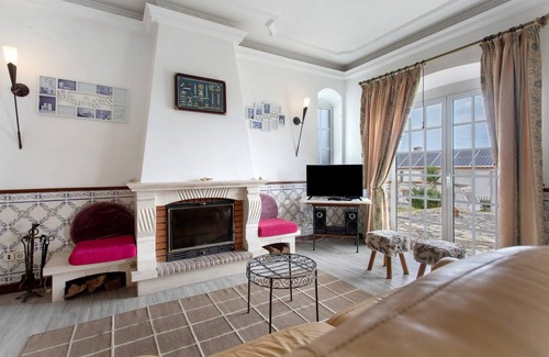 Lourinha House | 300 m² Farmhouse ∙ 6 bedrooms ∙ 15 guests