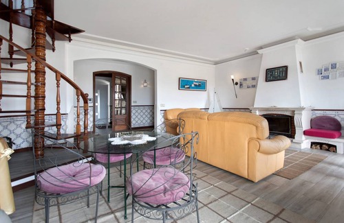 Lourinha House | 300 m² Farmhouse ∙ 6 bedrooms ∙ 15 guests