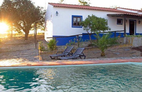 Avis Villa | 3500 m² Villa ∙ 3 bedrooms ∙ 6 guests