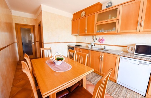 Ameijeira Apartment | Apt. Casa Luciano, a couple minutes walk to D. Ana Beach