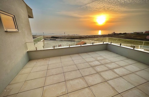 A Ver-o-Mar Apartment | Breathtaking Ocean Front Studio in Povoa de Varzim
