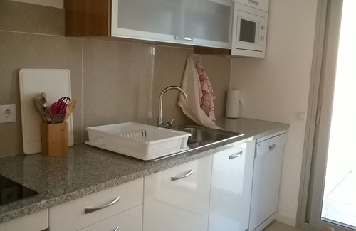 Cavacos Apartment | Comfortable apartment with sea view, very close to the seafront promenade.