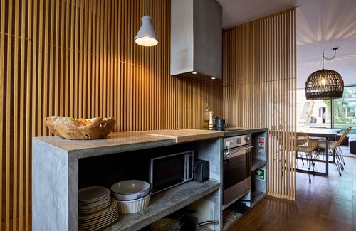 Vilarinha Ski Chalet | FLH Secluded Porto Haven with Pool