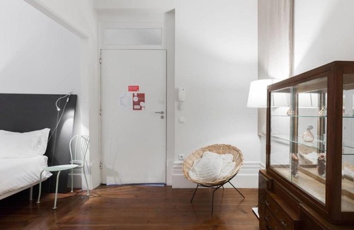 Uniao de Freguesias do Centro Apartment | GuestReady - Ayres Studio w Balcony Garden