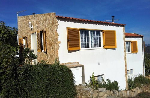 Serra da Pescaria House | Homerez - Charming house in Nazaré with terrace and parking