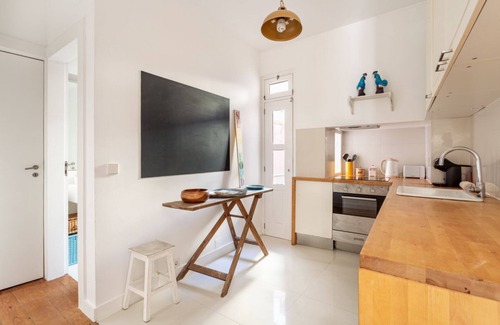 Encarnacao Apartment | JOIVY Chic 2BR Apt in Bairro Alto, 2mins to São Pedro de Alcântara viewpoint