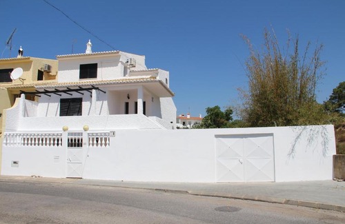 Quarteira House | Moradia com piscina privada para Férias em Quarteira Algarve
