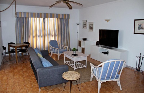 Quarteira House | Moradia com piscina privada para Férias em Quarteira Algarve
