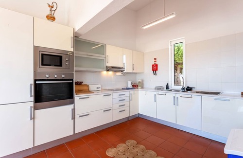 Alporchinhos House | Ocean View 3 BDR House With Patio by LovelyStay