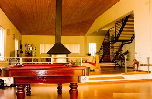 Silves House | One bedroom bungalow with shared pool enclosed garden and wifi at Silves