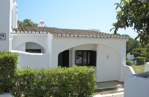Alporchinhos Villa | Rustic Villa with Pool
