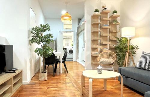 Santa Maria Maior Apartment | SJ2DeE Heart of Baixa NEW AIR CONDITIONING Spacious 2 apts 4br2ba