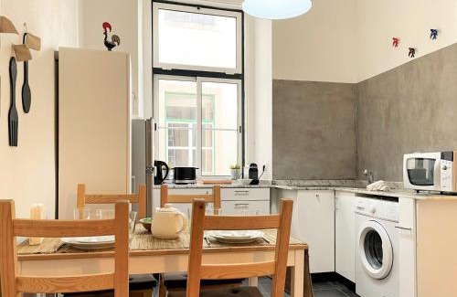 Santa Maria Maior Apartment | SJ2DeE Heart of Baixa NEW AIR CONDITIONING Spacious 2 apts 4br2ba