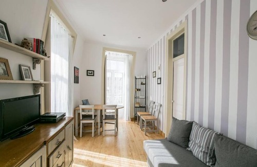Mouraria Apartment | Sunny apartment in Mouraria with amazing balcony