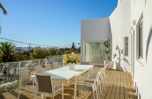 Ferragudo Villa | Vale da Canada Villa Sleeps 10 with Pool and Air Con