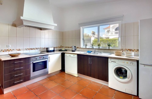 Areias de Sao Joao Villa | VILLA FRANCELLA - Ideal location for families & friends.