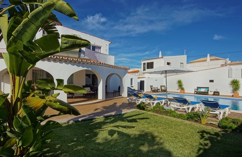 Areias de Sao Joao Villa | VILLA FRANCELLA - Ideal location for families & friends.