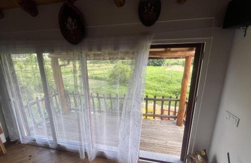 Coja House | 1 bed - Sleeps 4 - Pets - Balcony - Mtn View