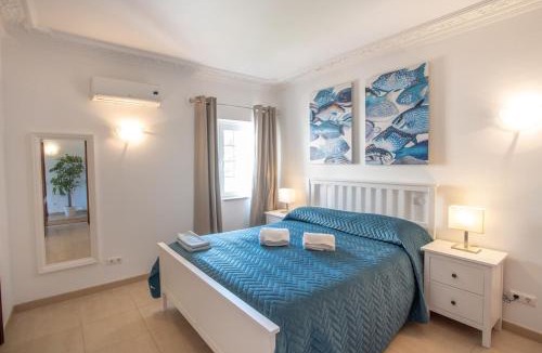 Caramujeira Apartment | 10 marinha - 2 Bed Apt at Praia da marinha