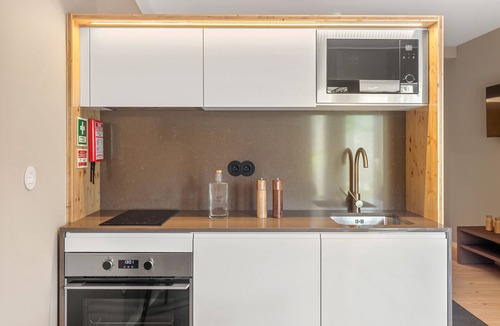 Lordelo do Ouro e Massarelos Apartment | 108 mm House